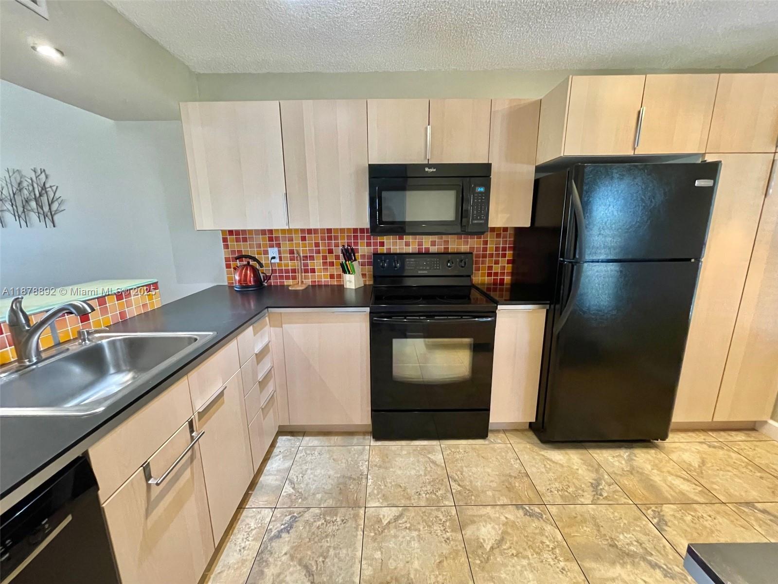 CORAL GATE III CONDO - Residential