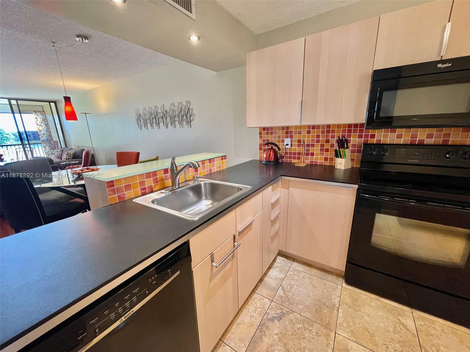 CORAL GATE III CONDO - Residential