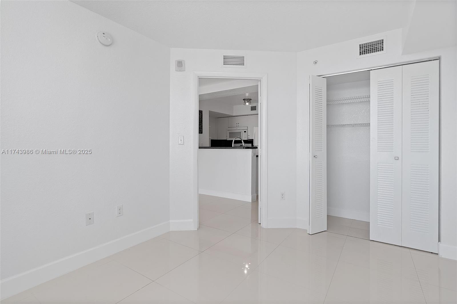 SAN LORENZO CONDO - Residential