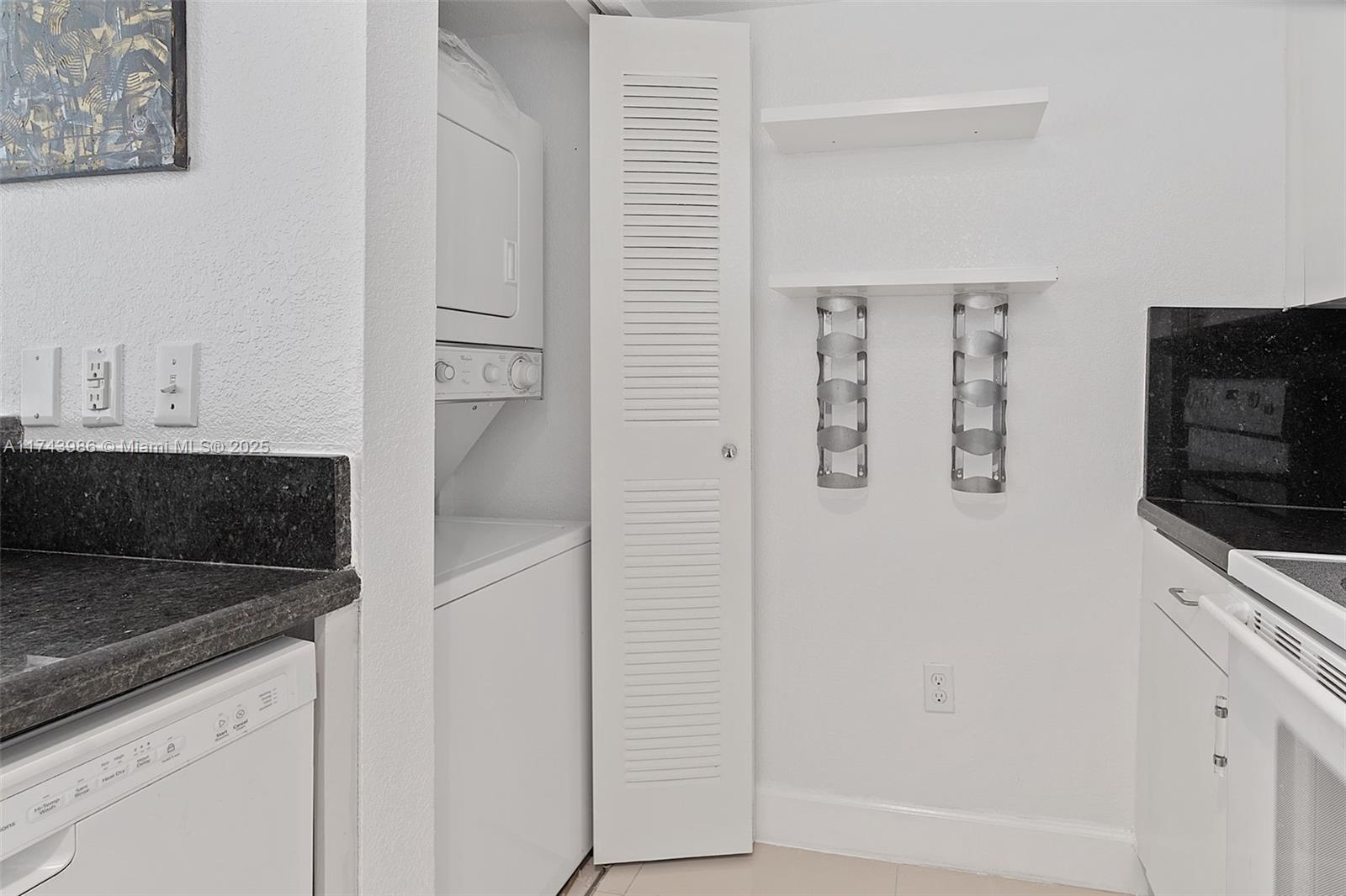 SAN LORENZO CONDO - Residential