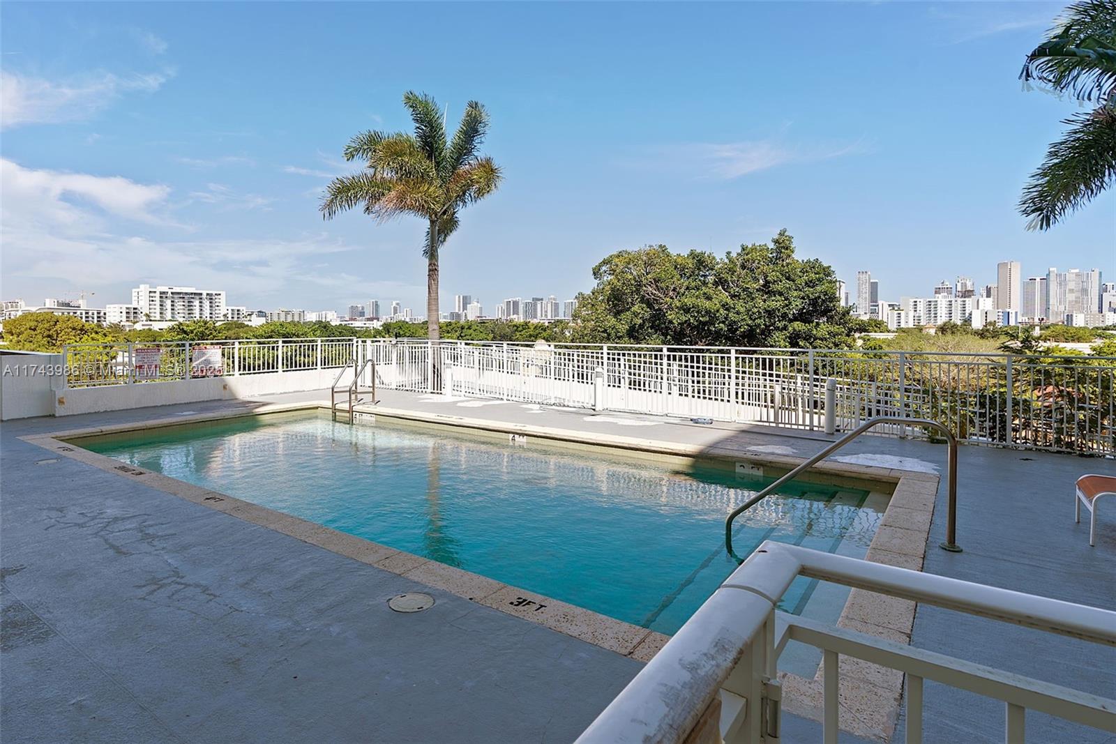 SAN LORENZO CONDO - Residential