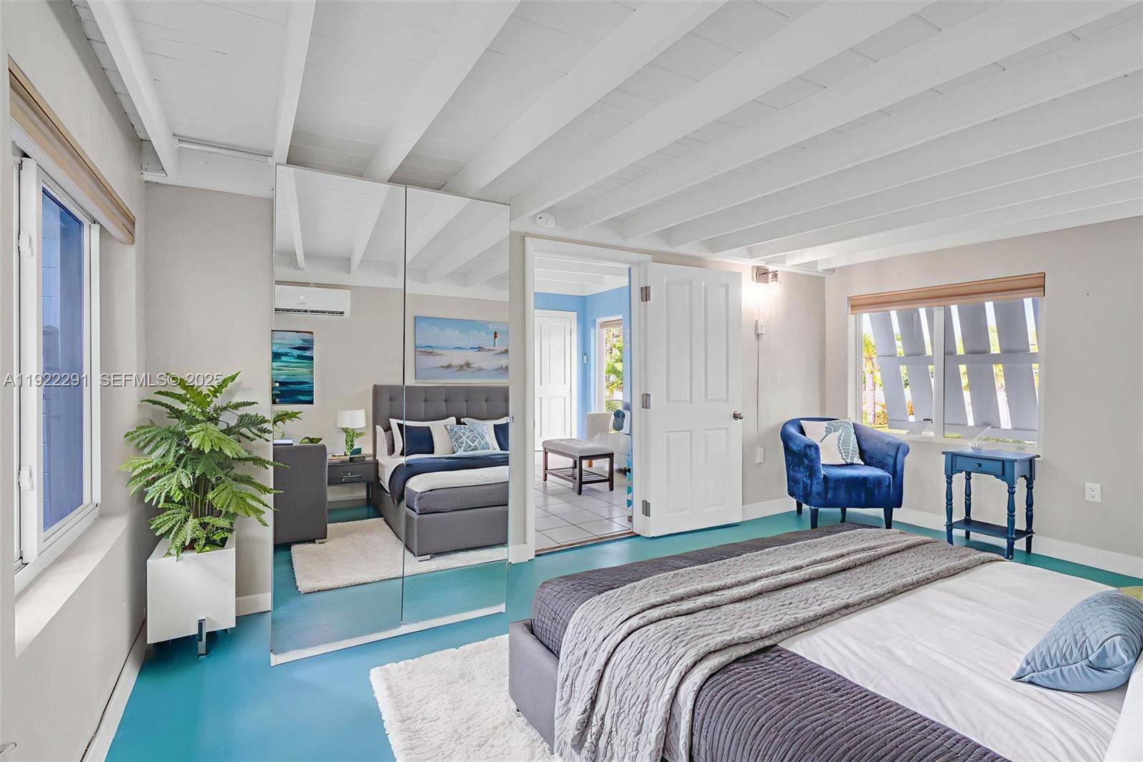 PIRATES COVE - Residential