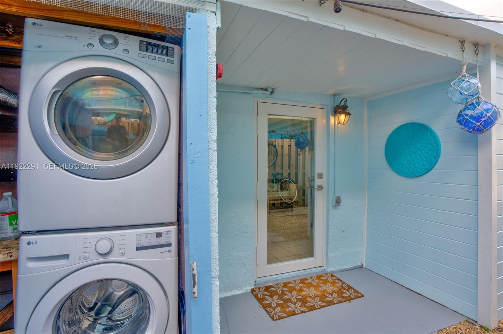 PIRATES COVE - Residential