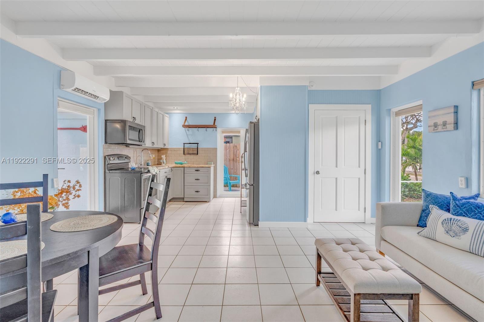 PIRATES COVE - Residential