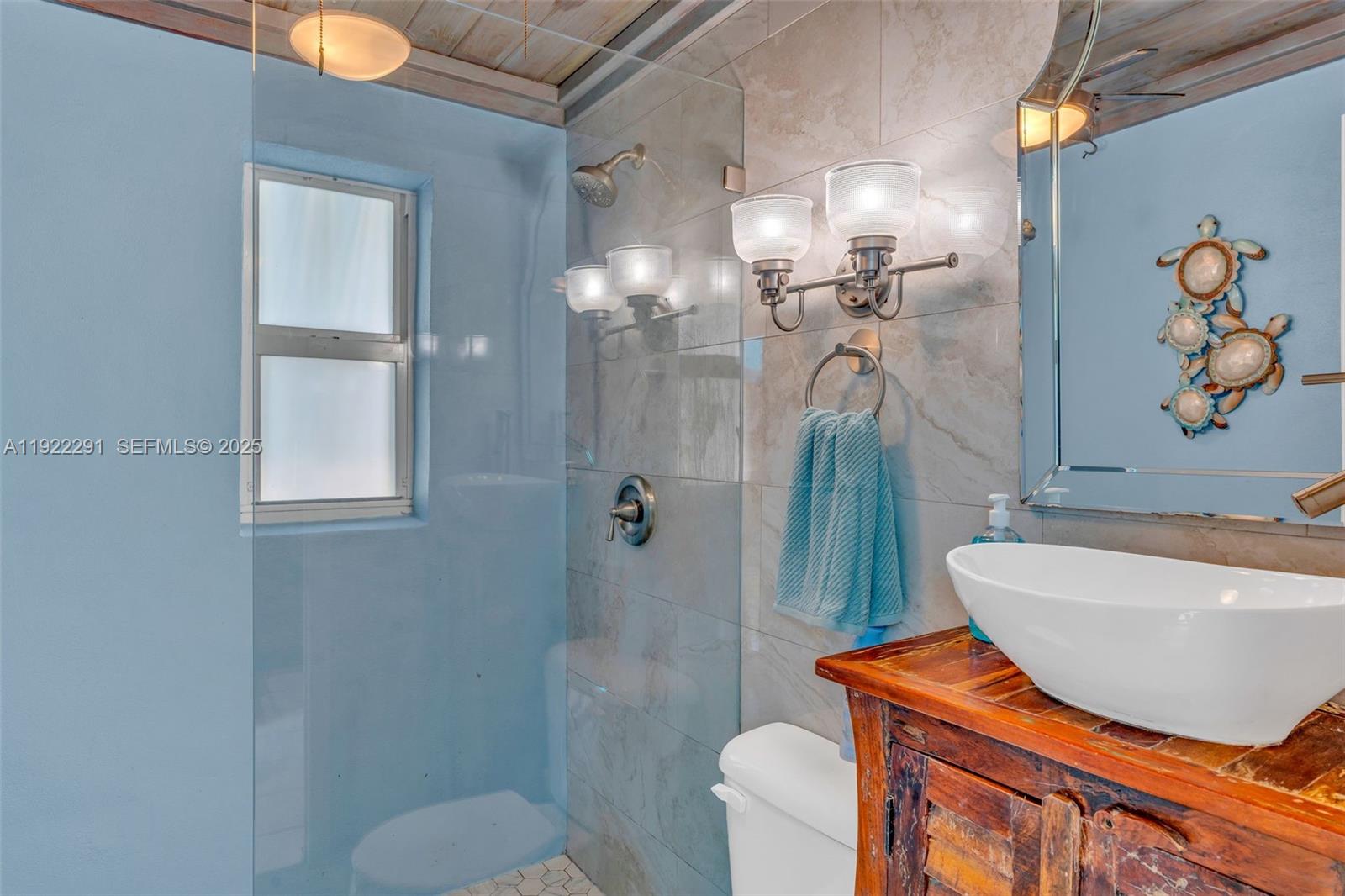 PIRATES COVE - Residential