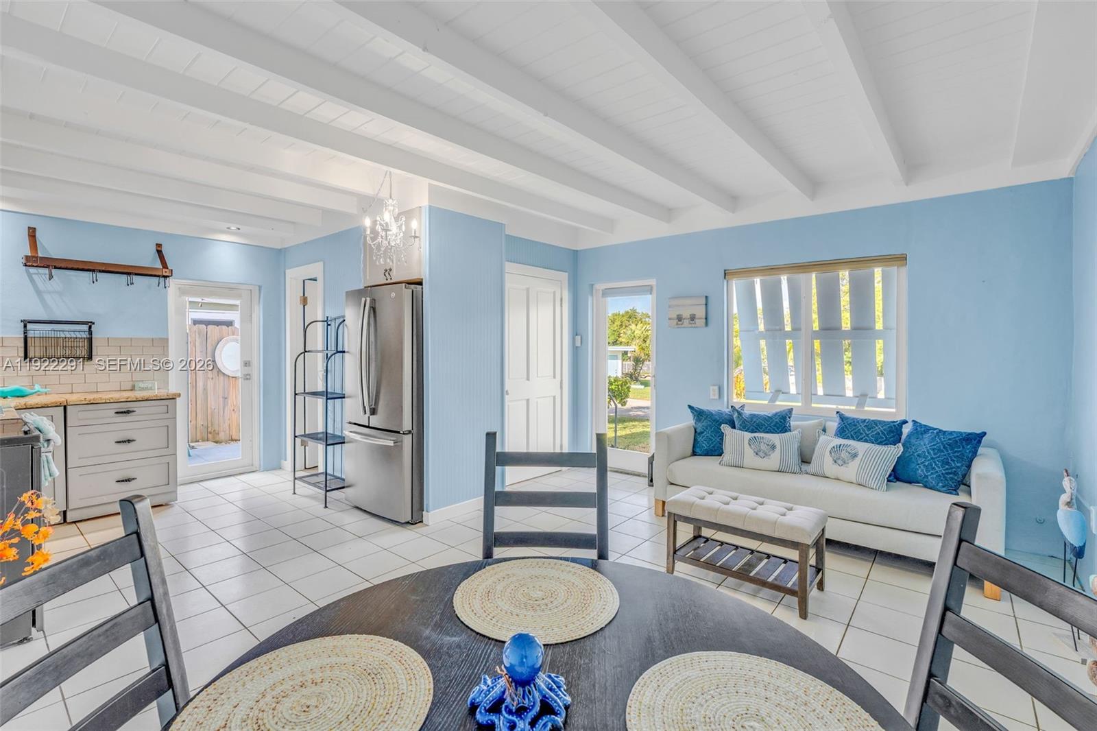 PIRATES COVE - Residential