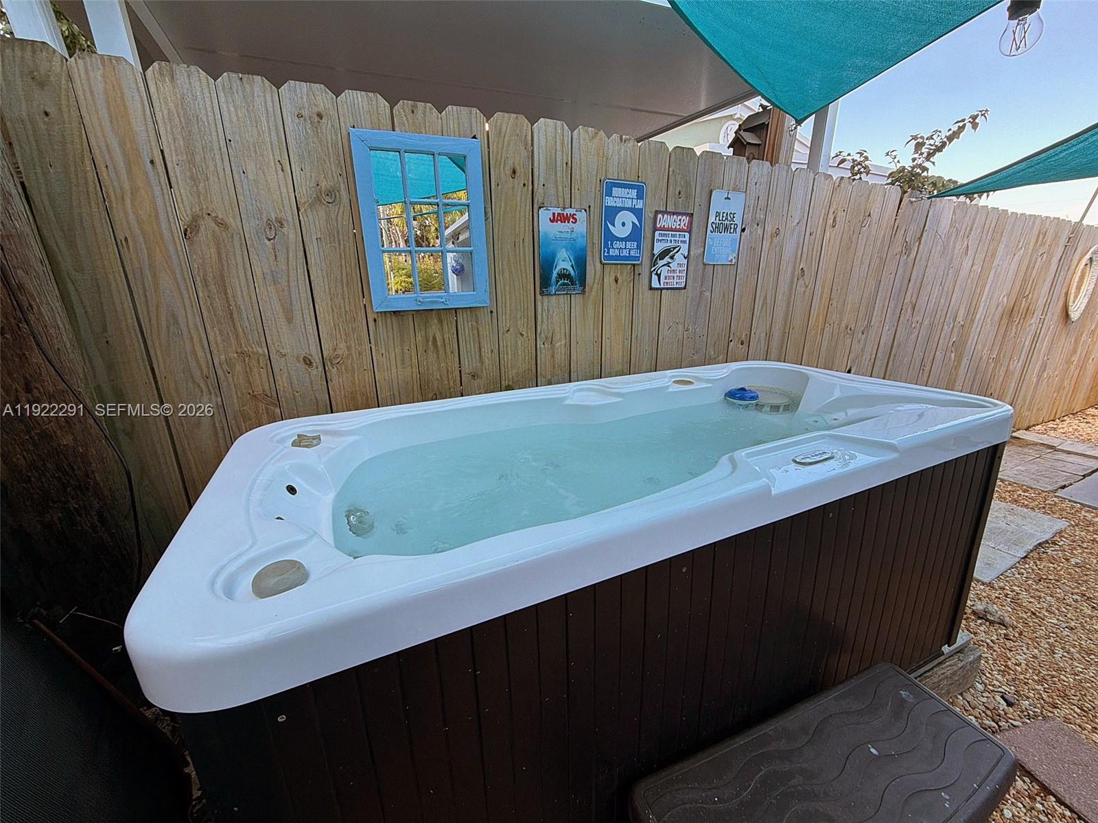 PIRATES COVE - Residential