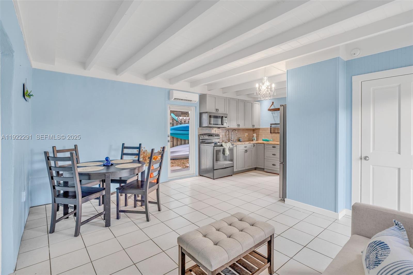 PIRATES COVE - Residential