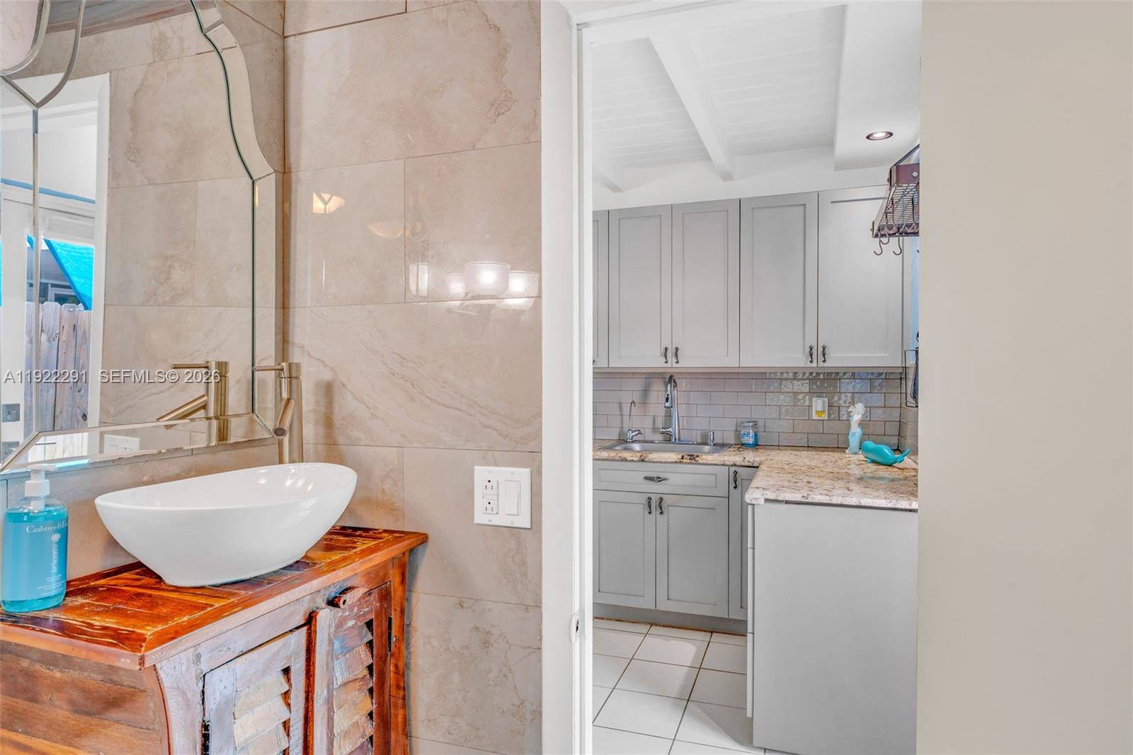 PIRATES COVE - Residential