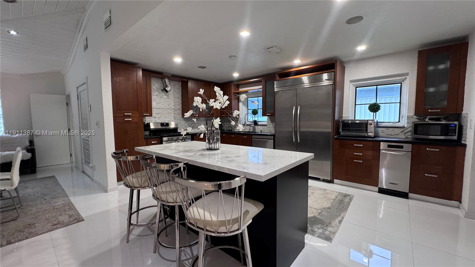 HOLLYWOOD LAKES SEC - Residential Lease