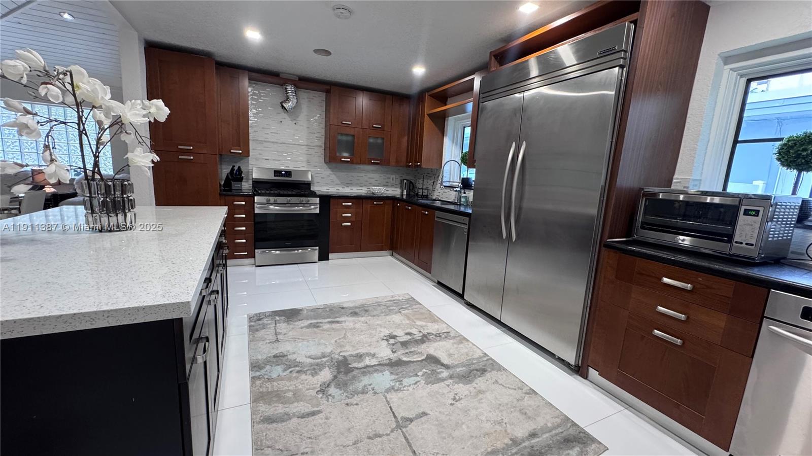 HOLLYWOOD LAKES SEC - Residential Lease