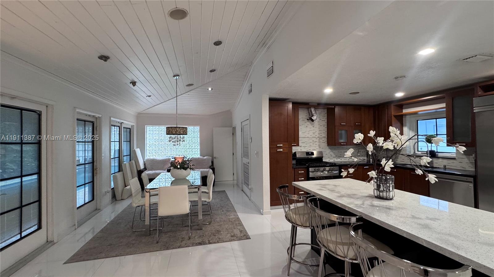 HOLLYWOOD LAKES SEC - Residential Lease