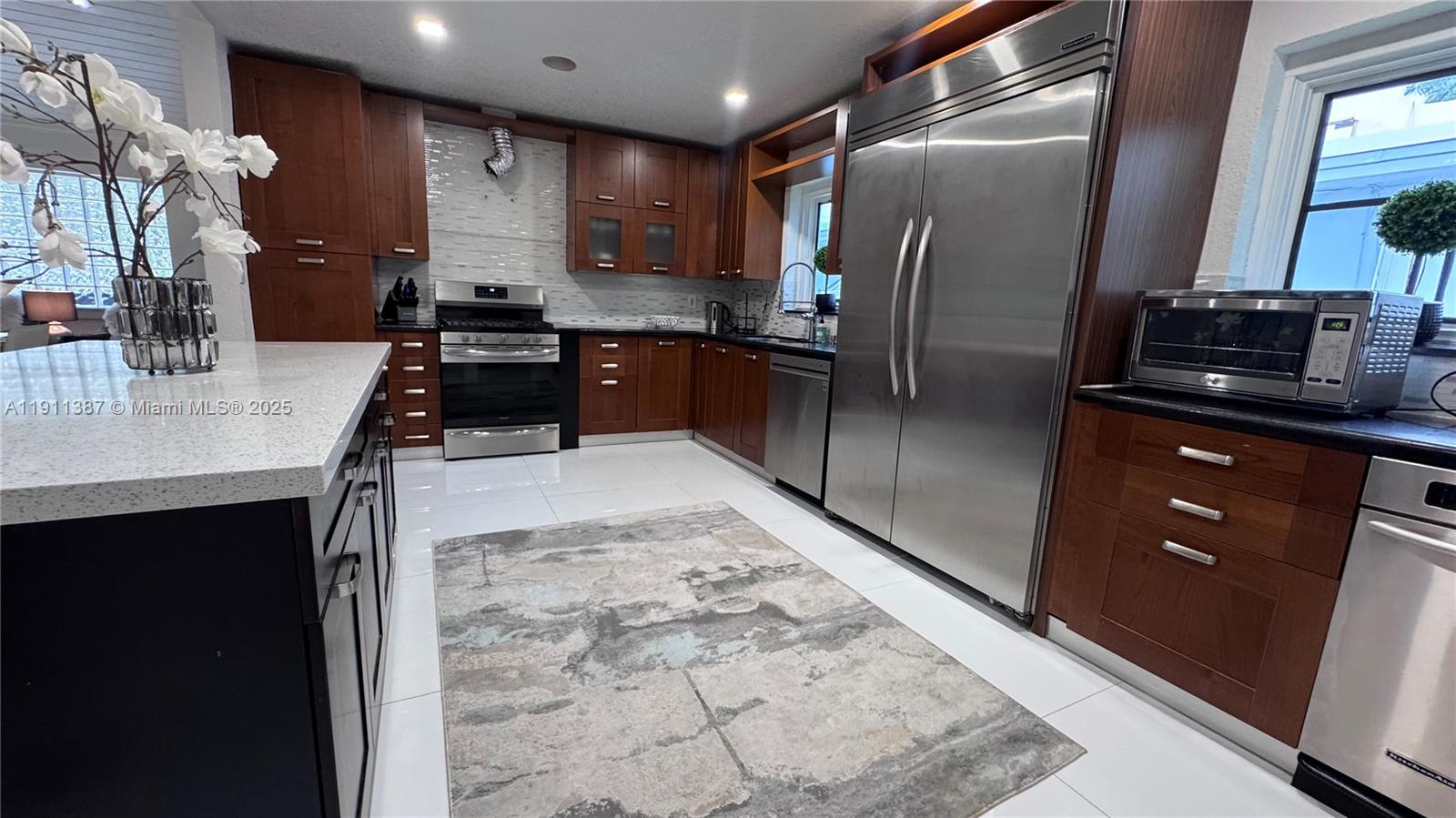 HOLLYWOOD LAKES SEC - Residential Lease