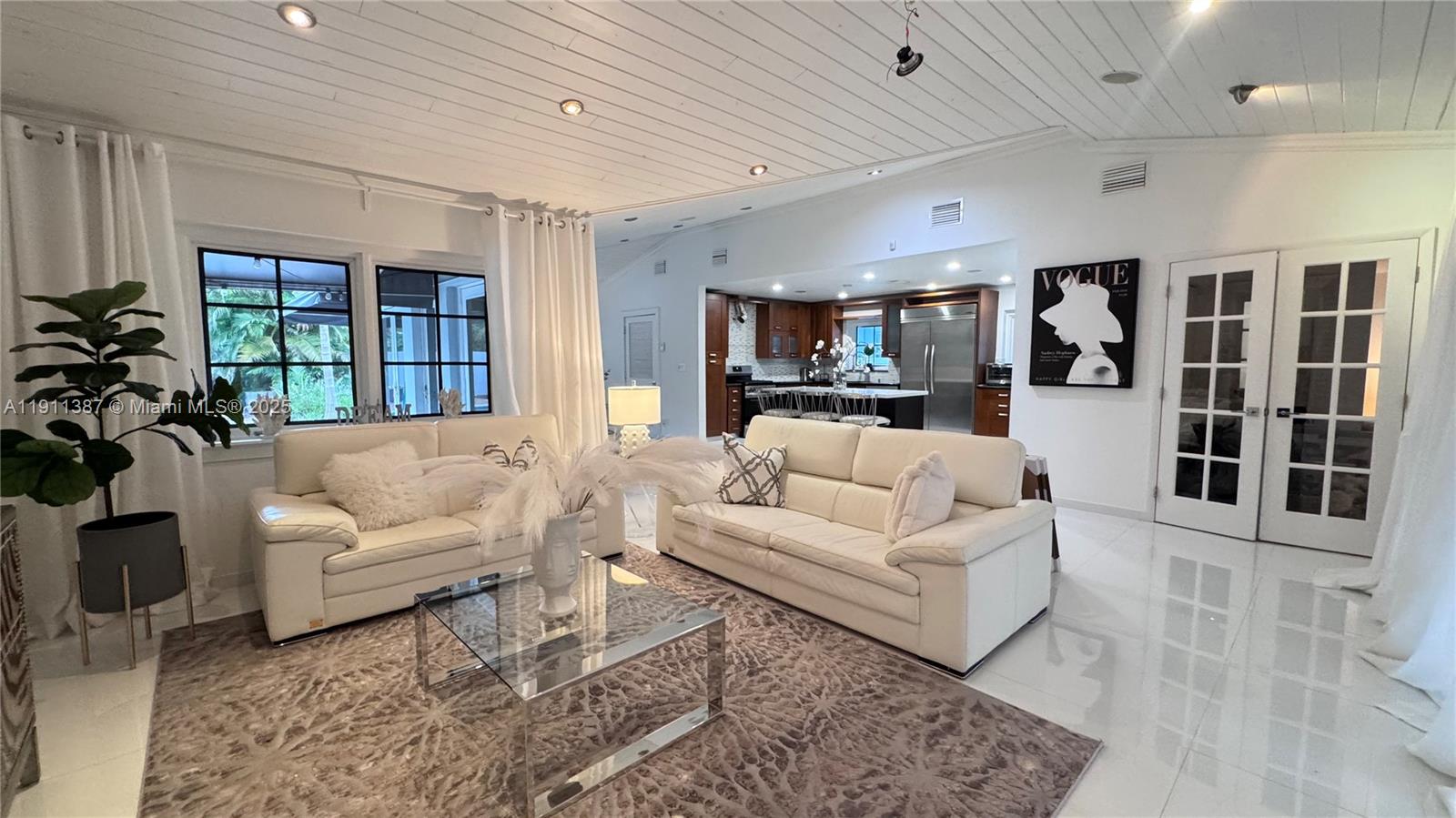 HOLLYWOOD LAKES SEC - Residential Lease