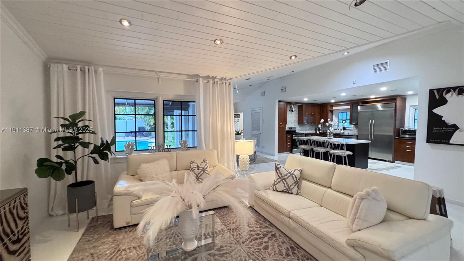 HOLLYWOOD LAKES SEC - Residential Lease