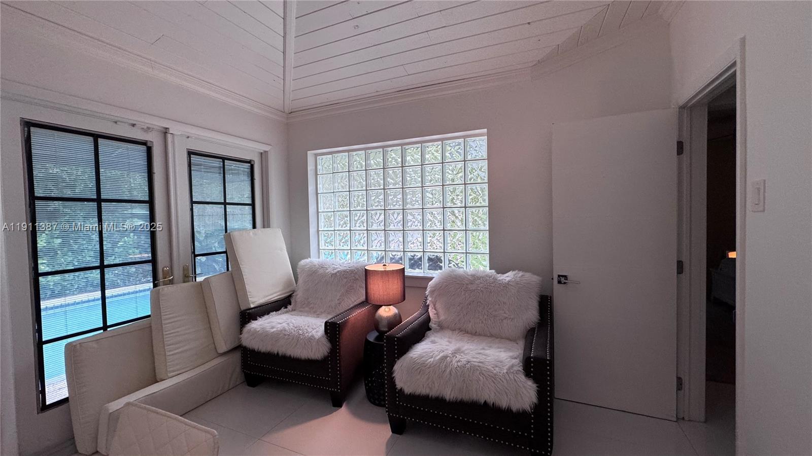 HOLLYWOOD LAKES SEC - Residential Lease