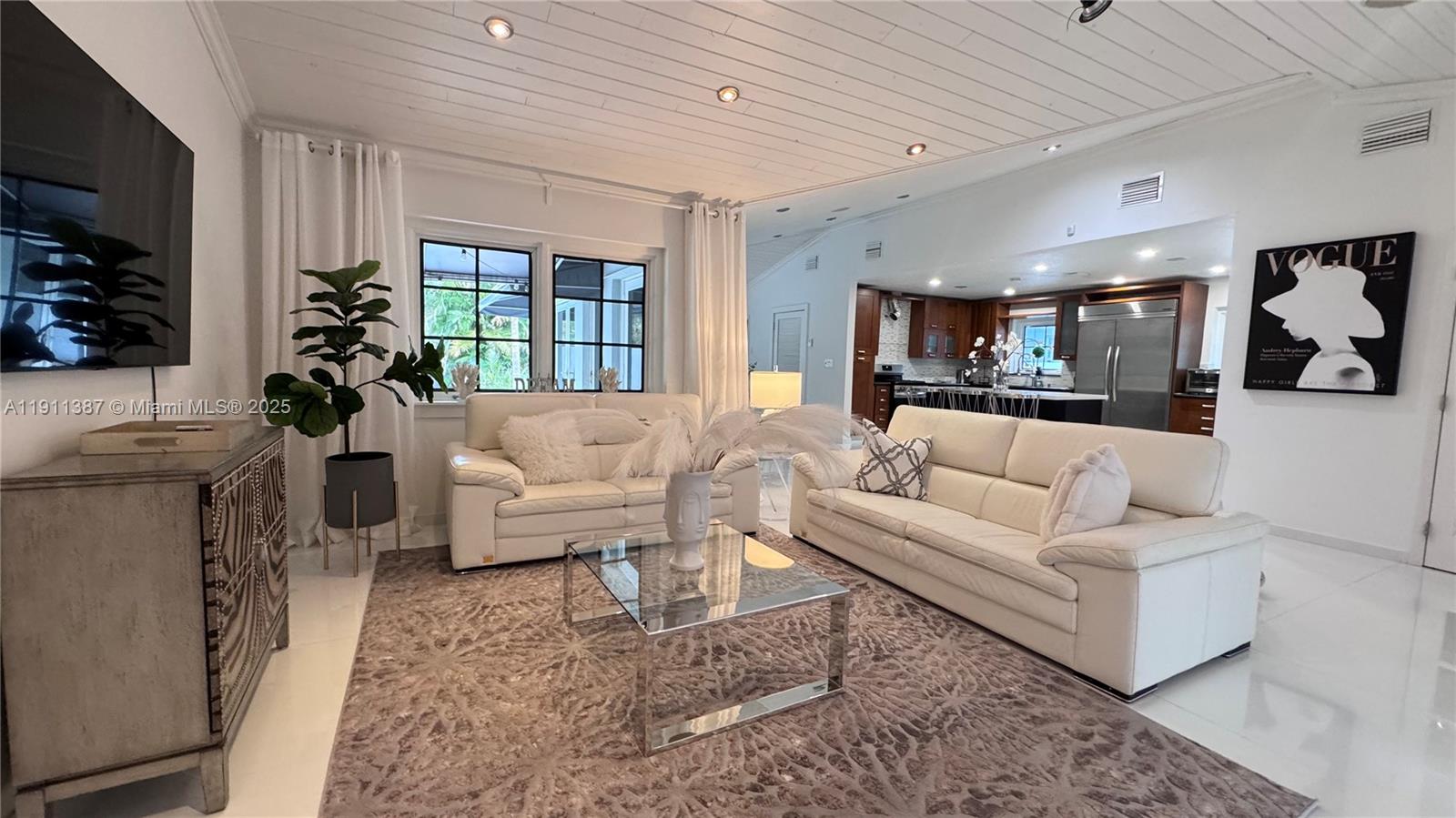 HOLLYWOOD LAKES SEC - Residential Lease