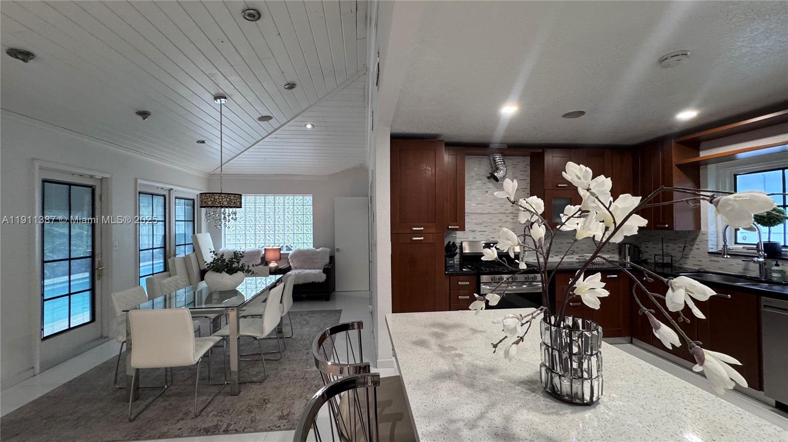 HOLLYWOOD LAKES SEC - Residential Lease