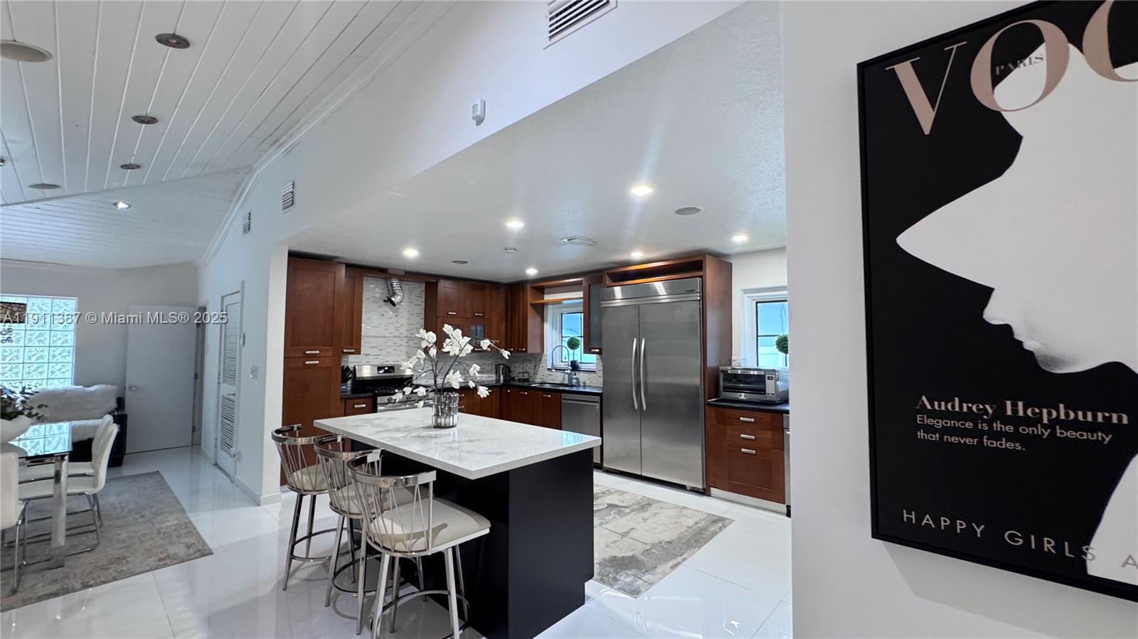 HOLLYWOOD LAKES SEC - Residential Lease