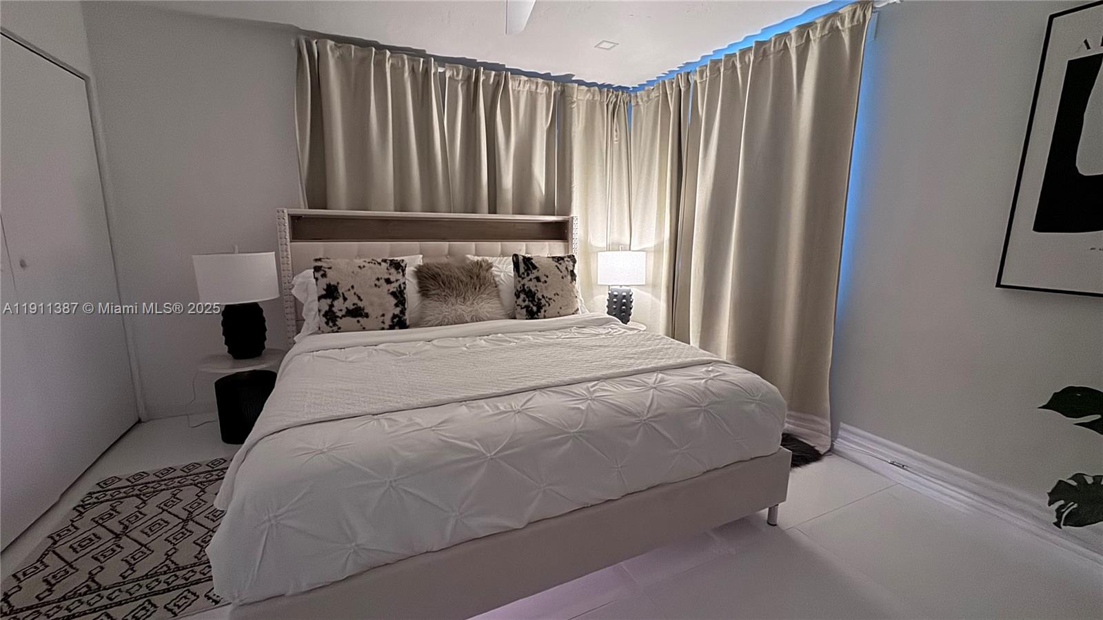 HOLLYWOOD LAKES SEC - Residential Lease