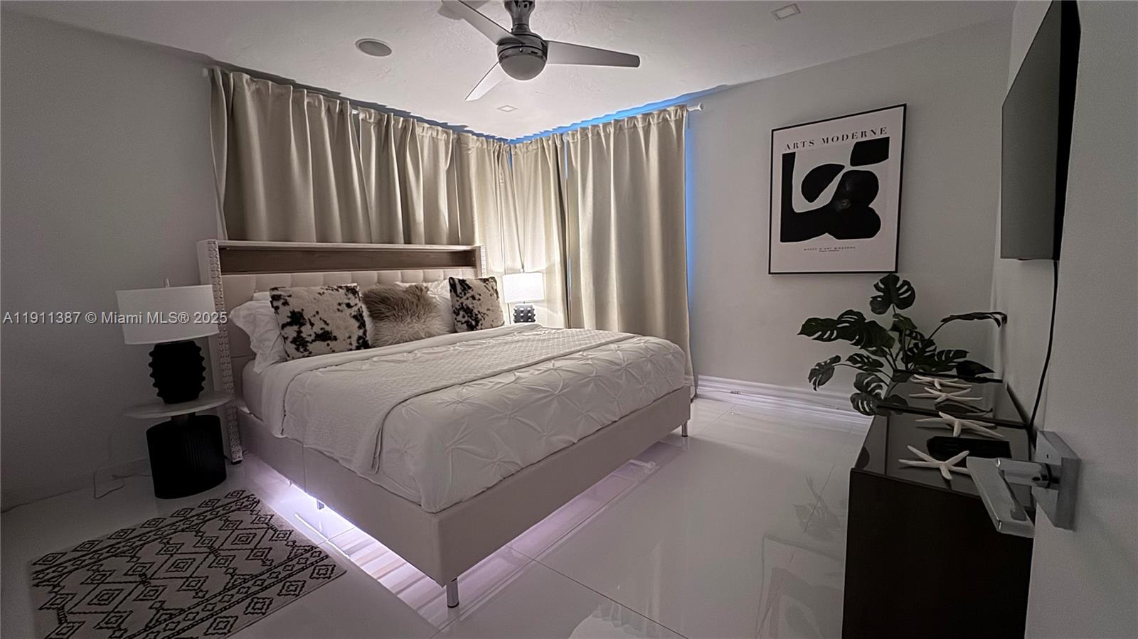 HOLLYWOOD LAKES SEC - Residential Lease