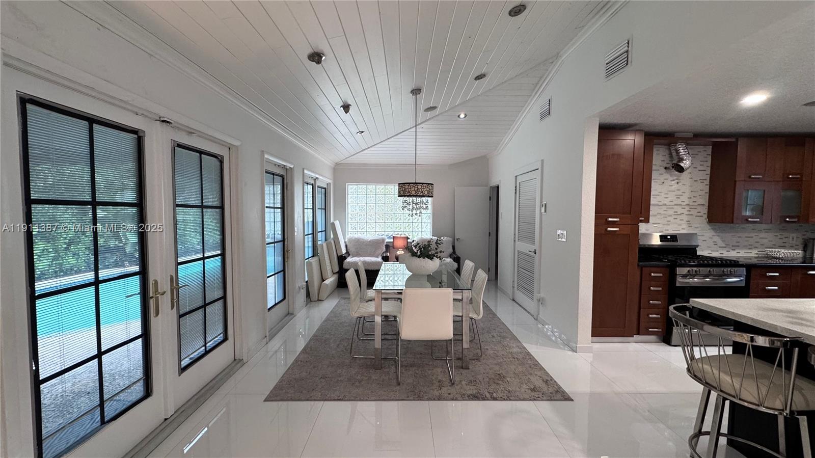 HOLLYWOOD LAKES SEC - Residential Lease