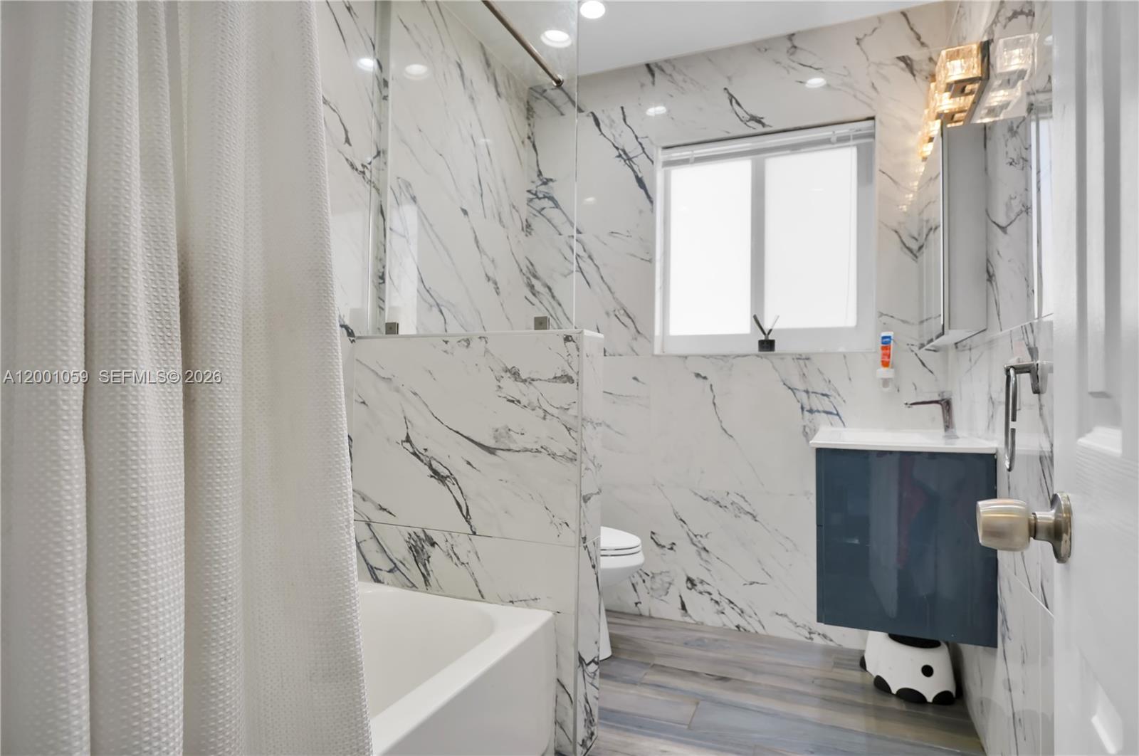 NAUTILUS EXTENSION 4TH - Residential Lease