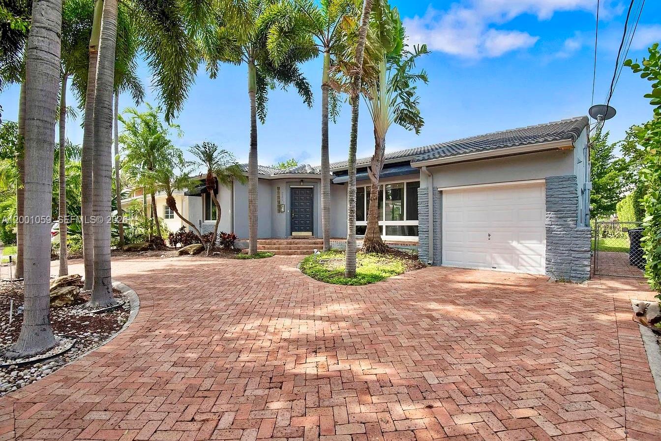 NAUTILUS EXTENSION 4TH - Residential Lease