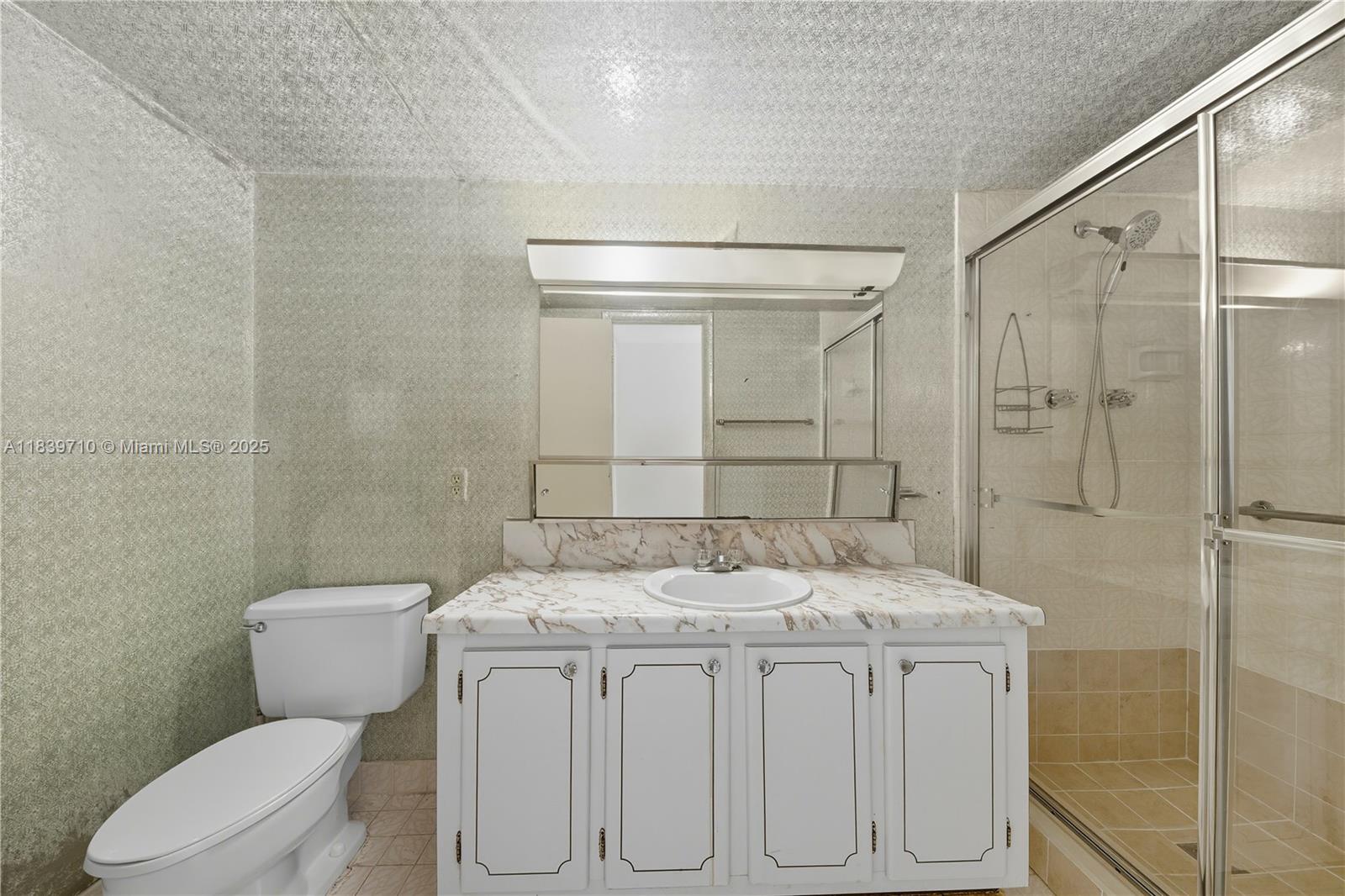 PLAZA TOWERS SOUTH CONDO - Residential