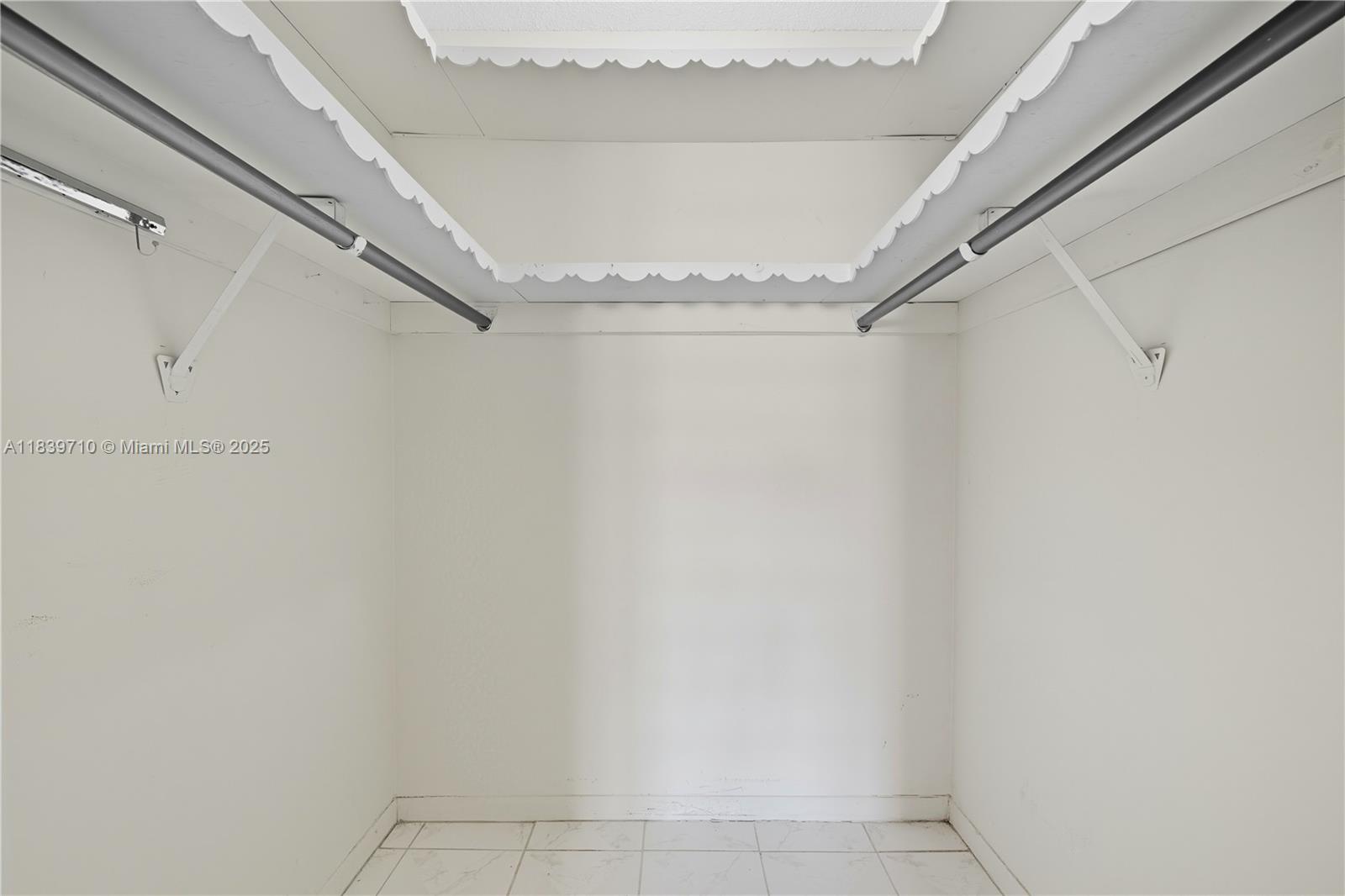 PLAZA TOWERS SOUTH CONDO - Residential