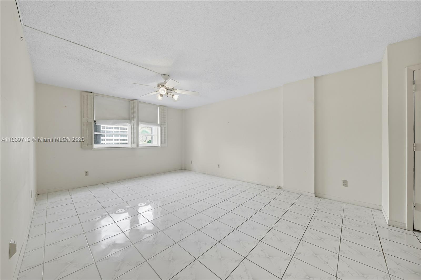 PLAZA TOWERS SOUTH CONDO - Residential