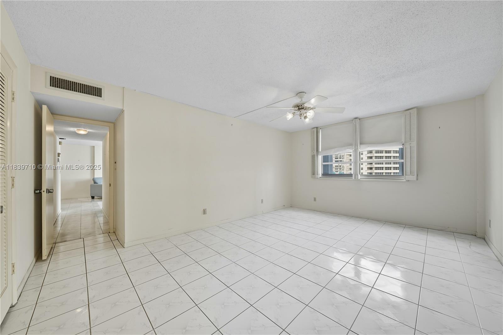 PLAZA TOWERS SOUTH CONDO - Residential