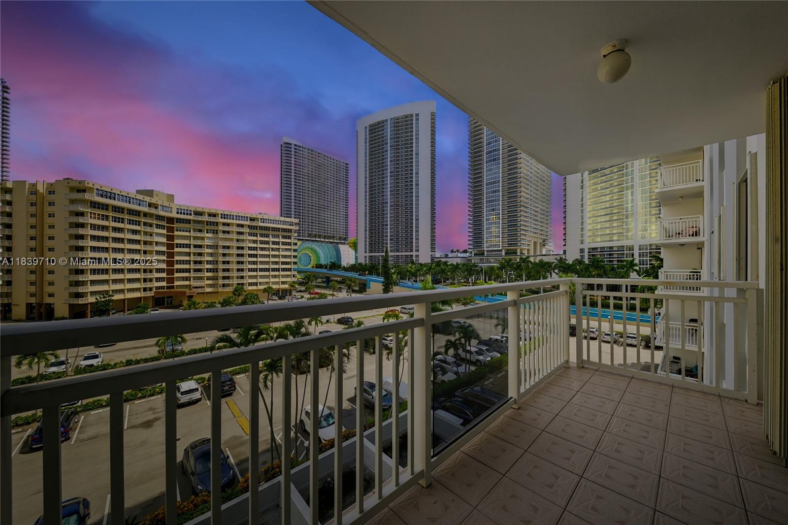 PLAZA TOWERS SOUTH CONDO - Residential