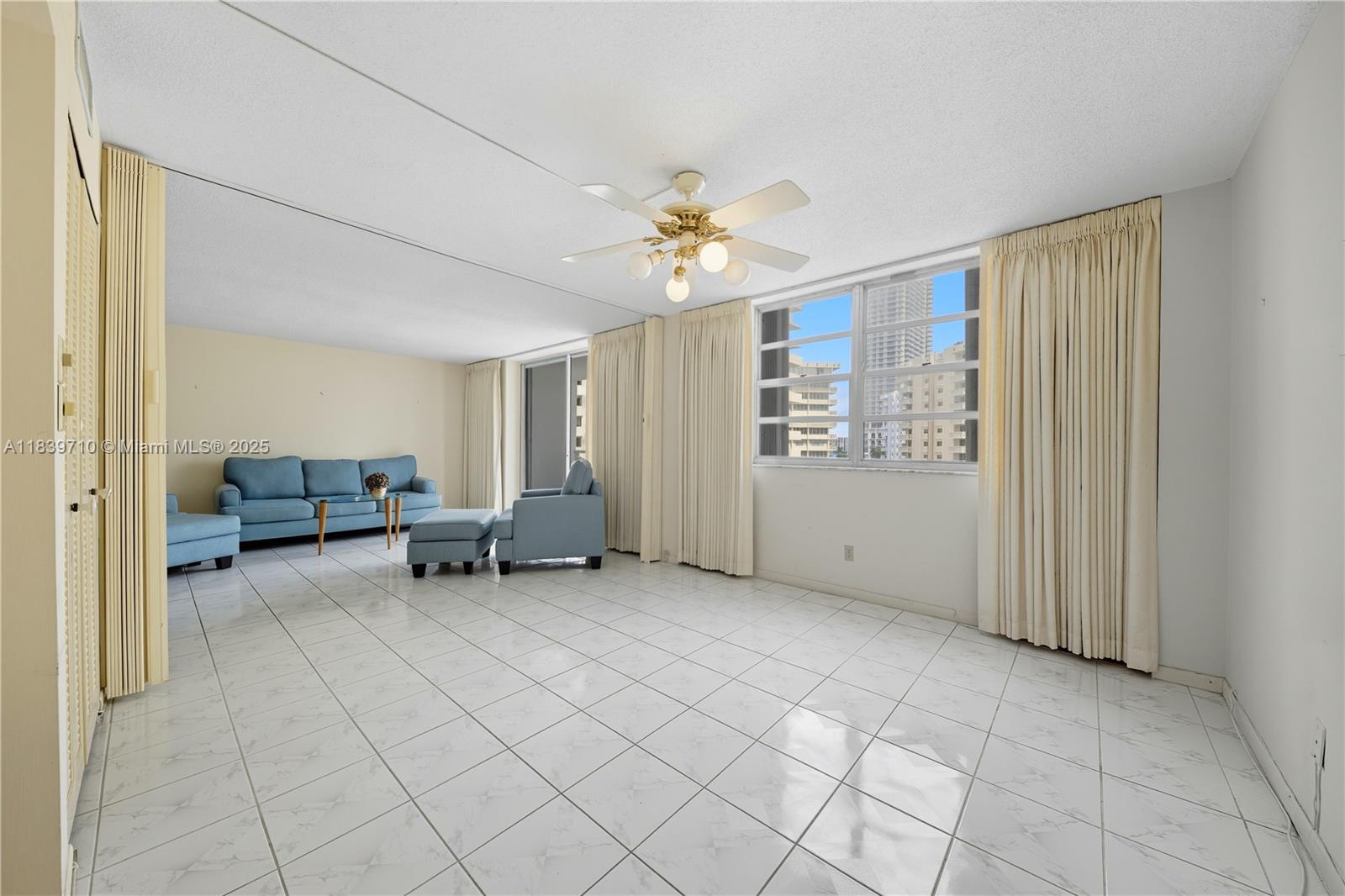 PLAZA TOWERS SOUTH CONDO - Residential