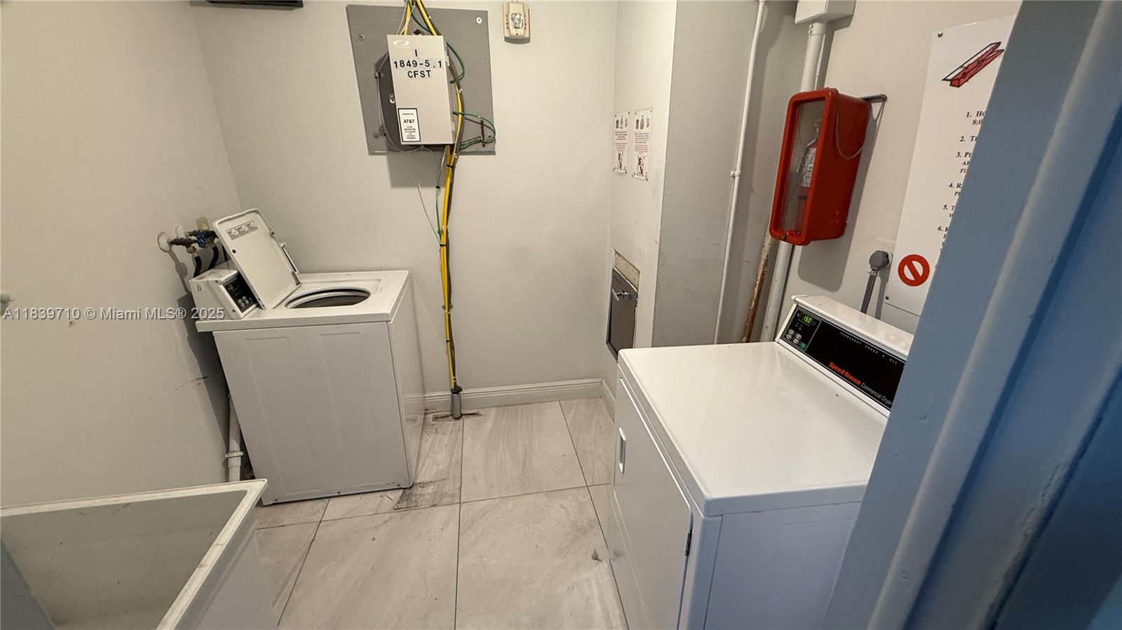 PLAZA TOWERS SOUTH CONDO - Residential