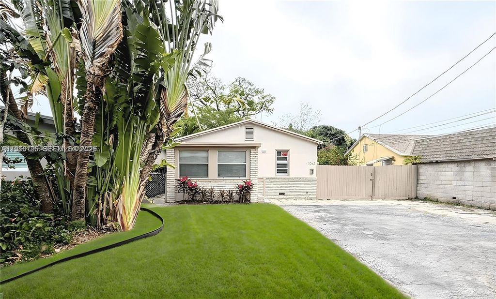 Photo of 1062 NE 38th St #Main, Oakland Park, FL 33334 (MLS # A11956126)