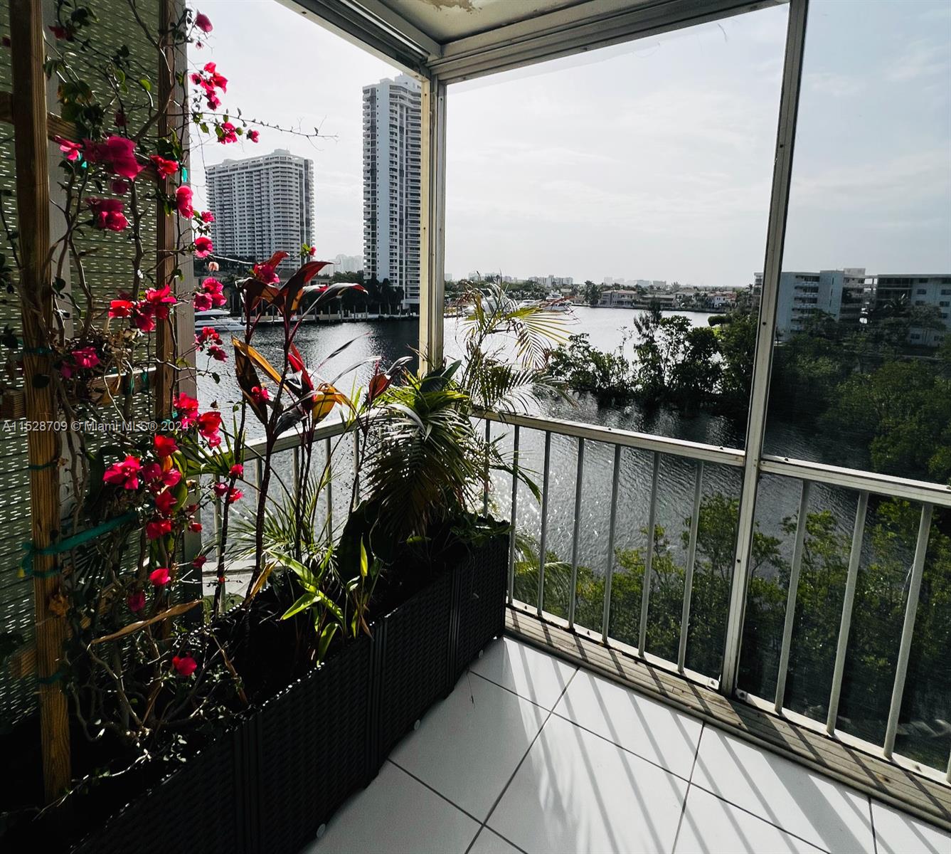 POINT EAST ONE CONDO-BLDG - Residential