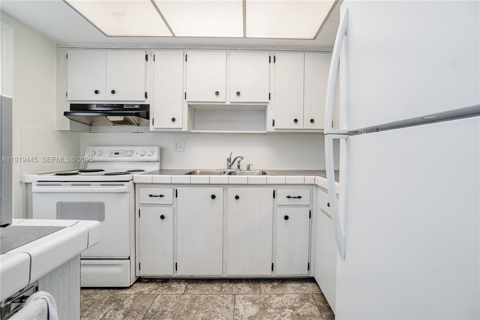 MARGATE GARDENS CONDO - Residential Lease