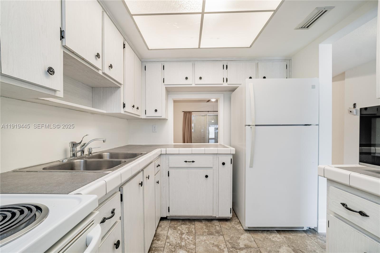 MARGATE GARDENS CONDO - Residential Lease