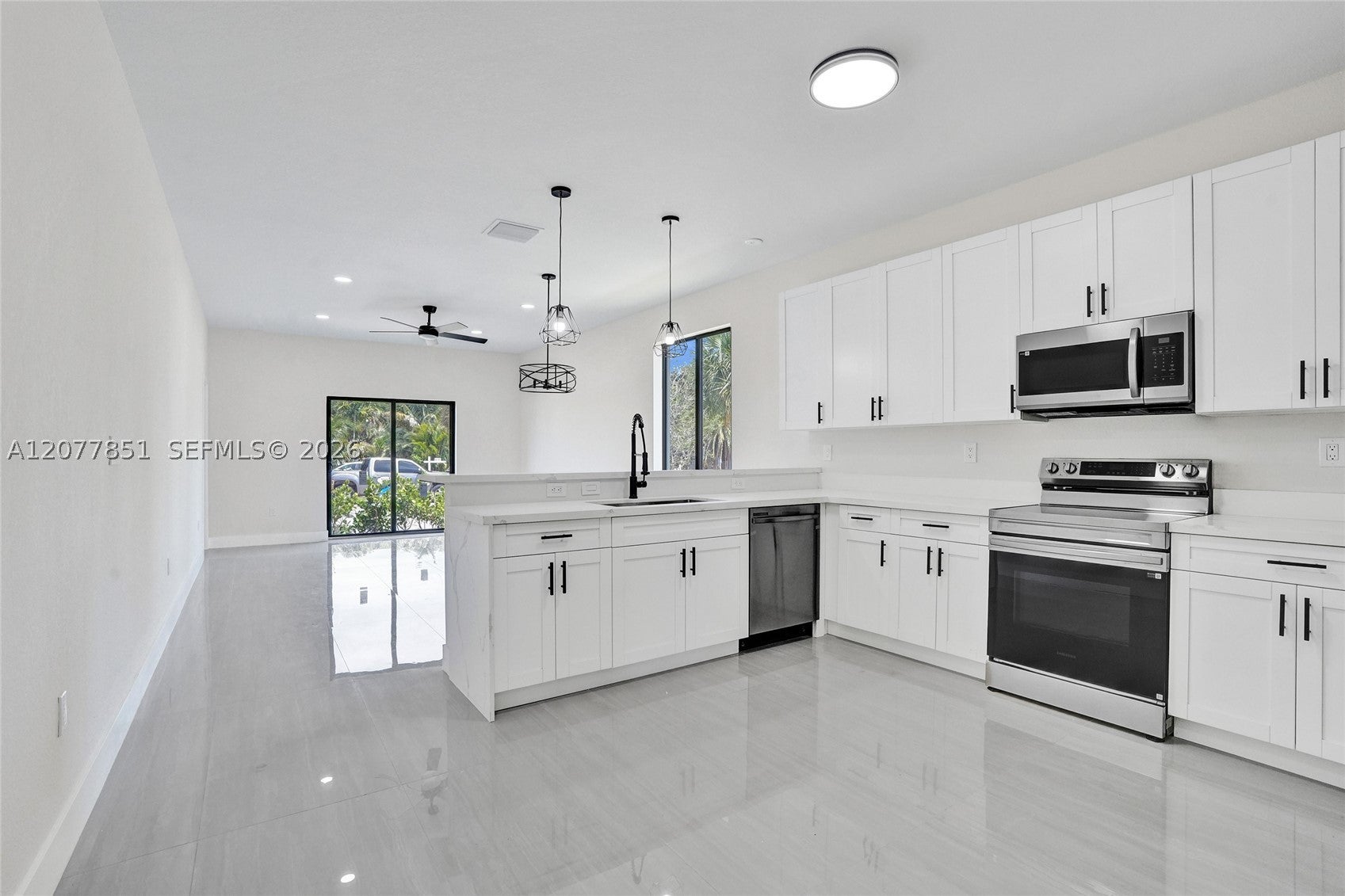 599 SW 12th Ave
