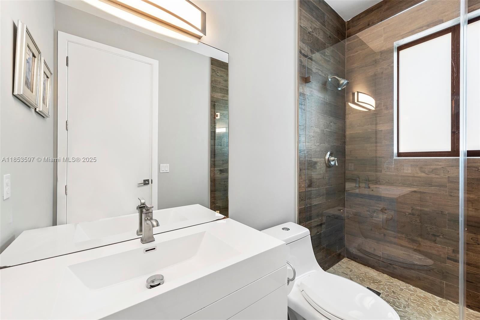 ESTONIA SUB - Residential Lease