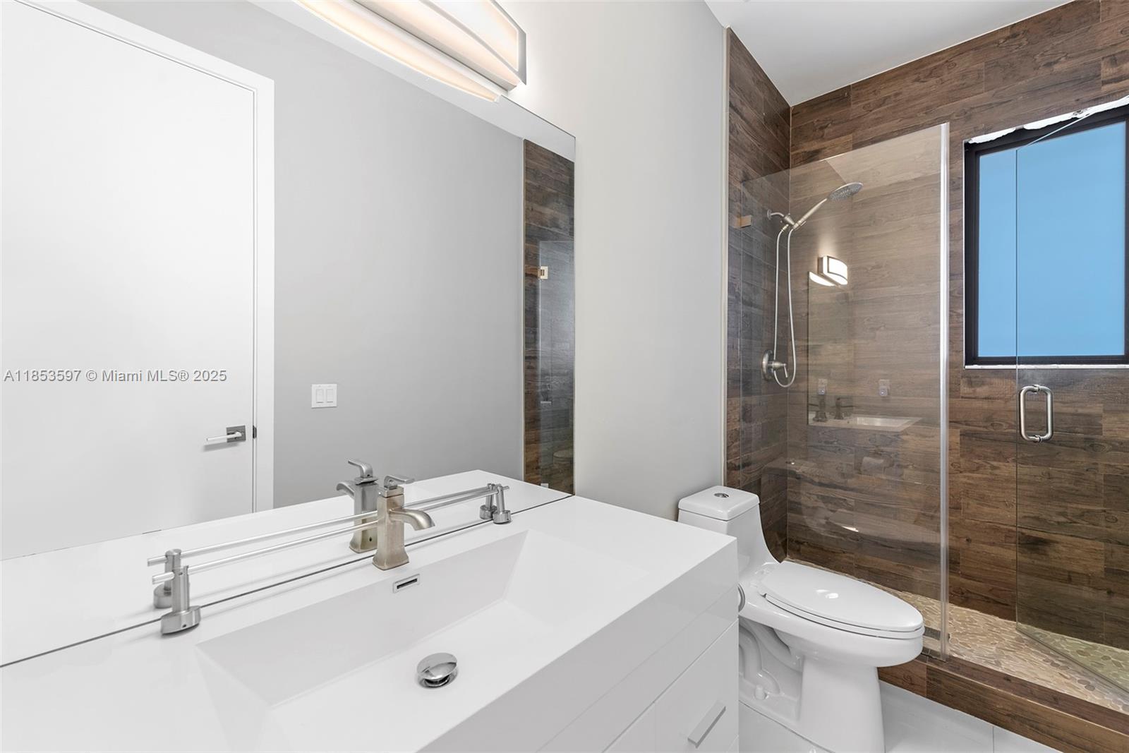 ESTONIA SUB - Residential Lease