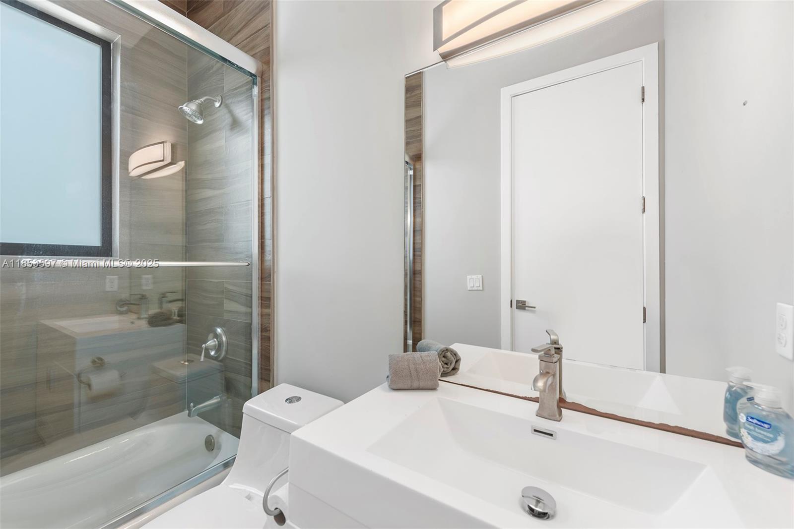 ESTONIA SUB - Residential Lease