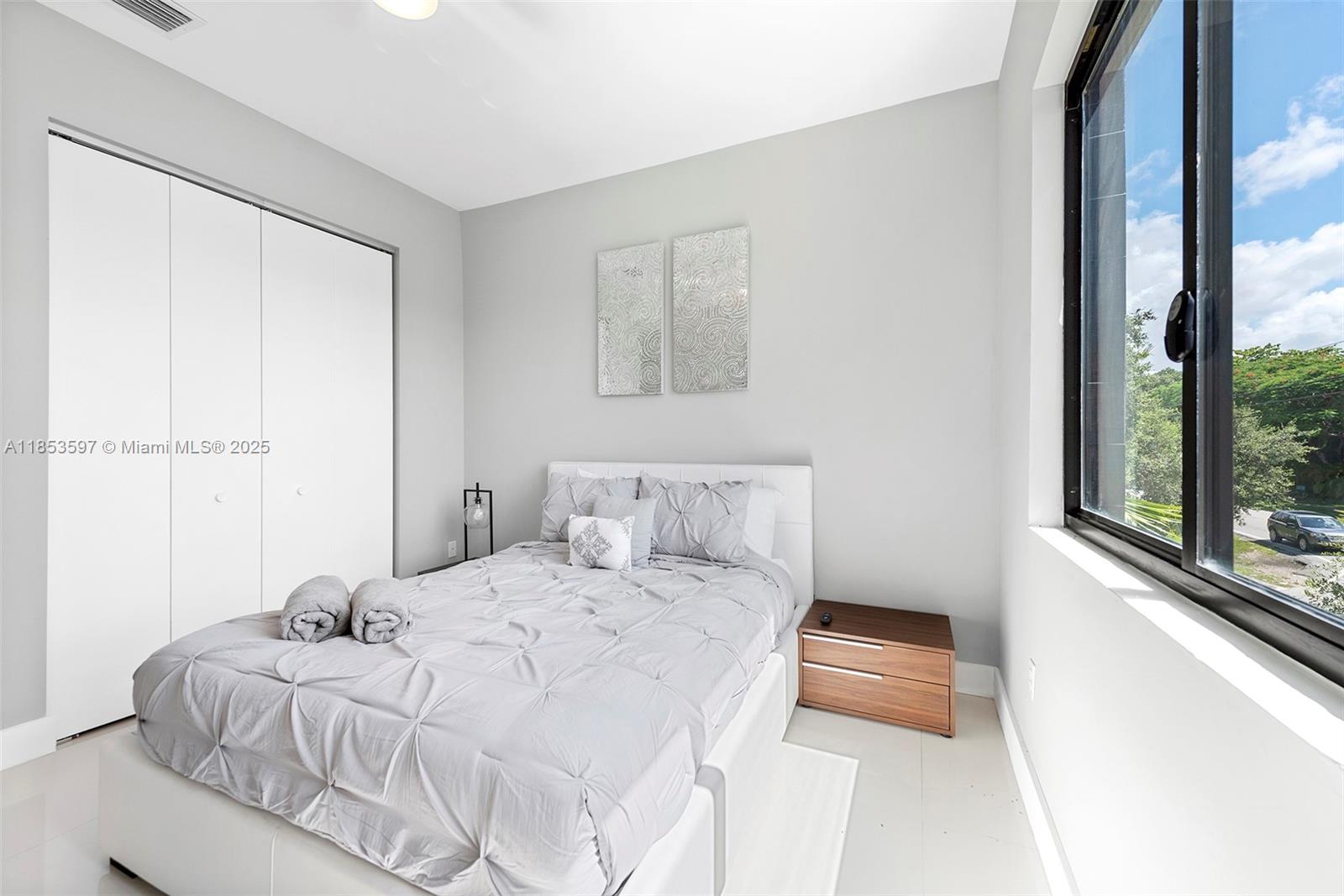 ESTONIA SUB - Residential Lease