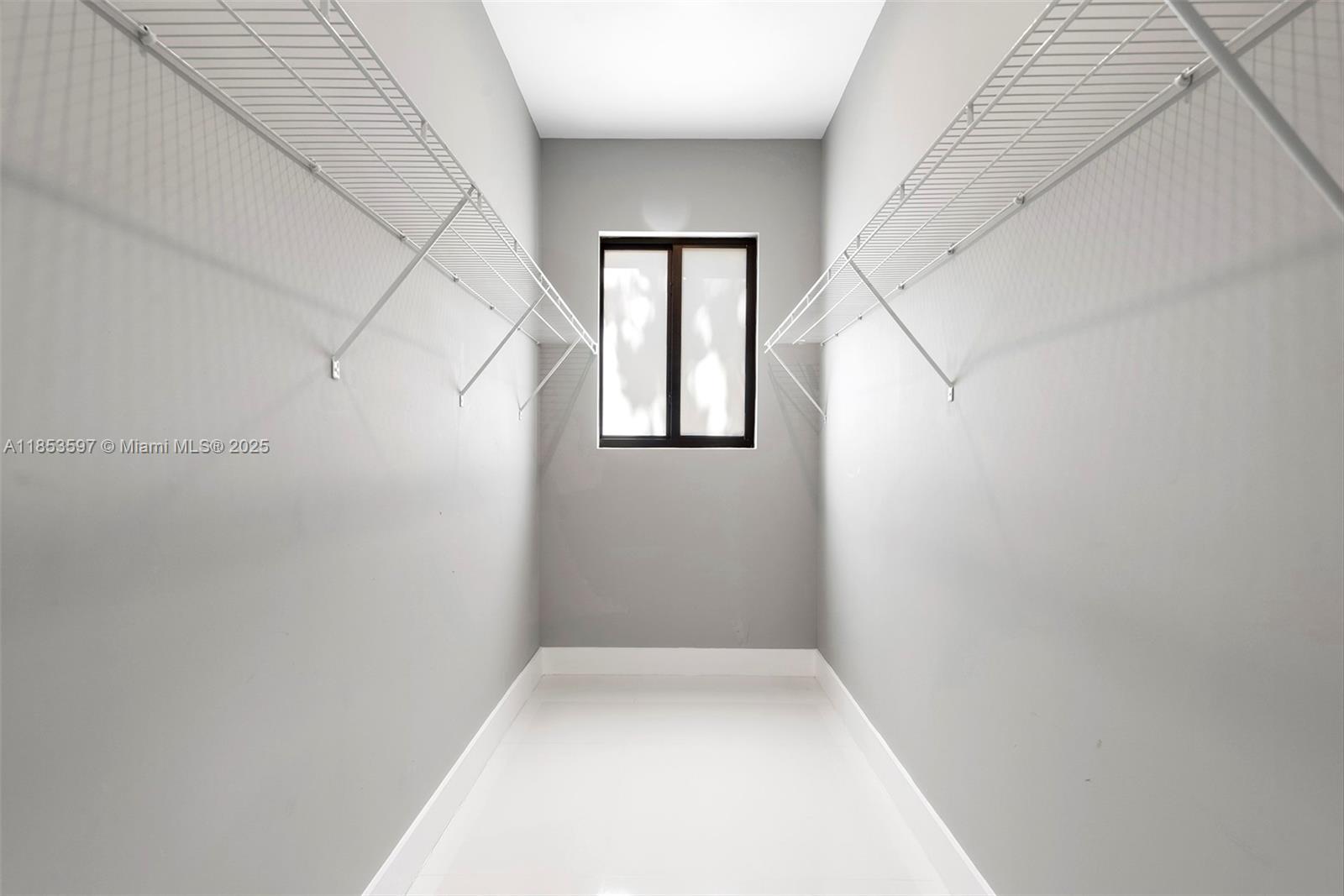 ESTONIA SUB - Residential Lease