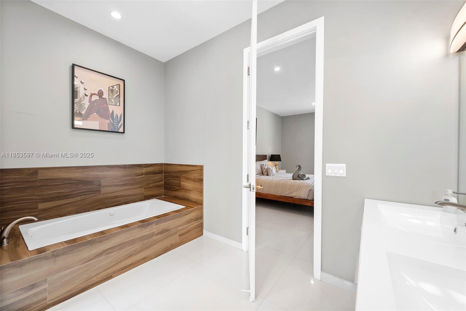 ESTONIA SUB - Residential Lease