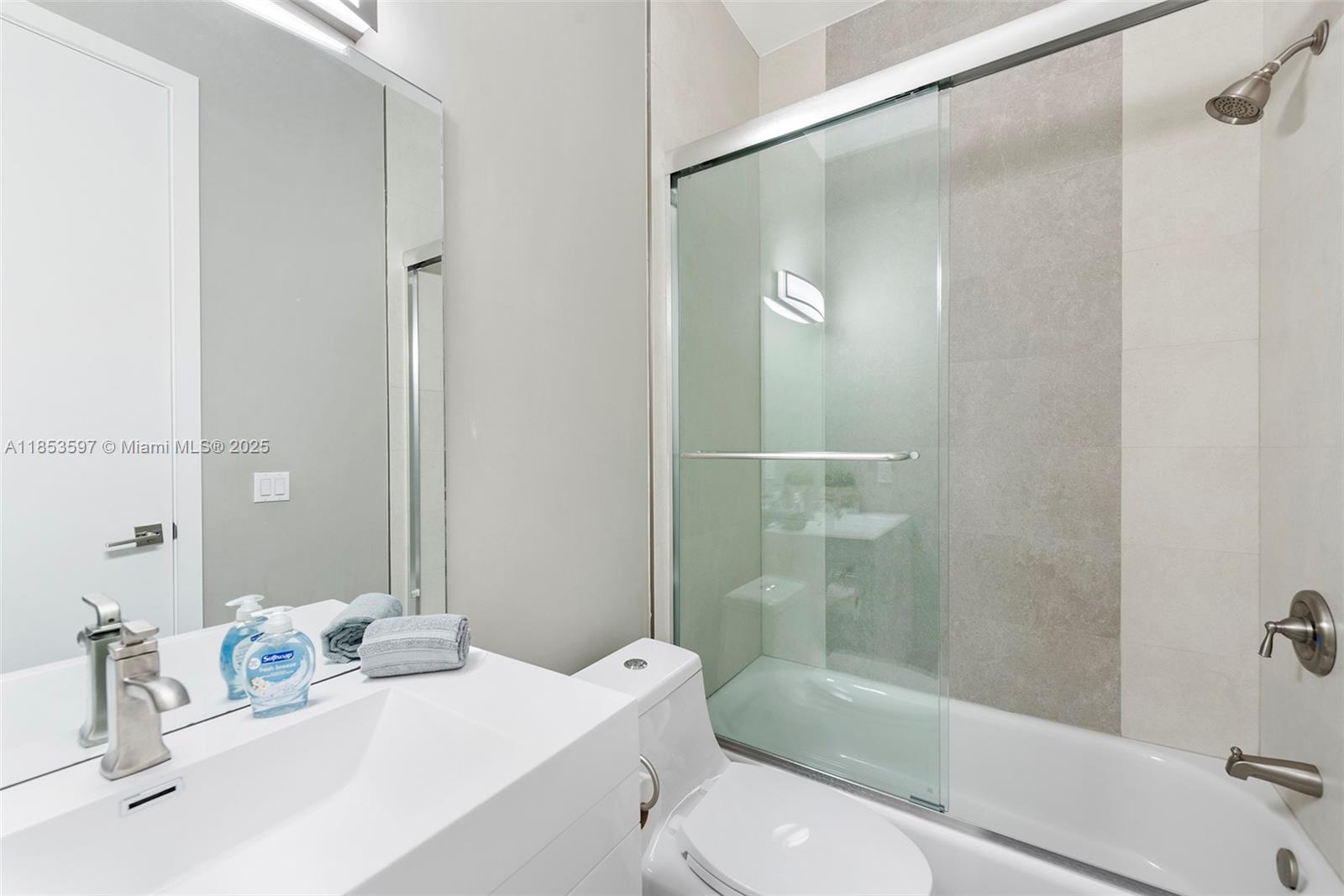 ESTONIA SUB - Residential Lease