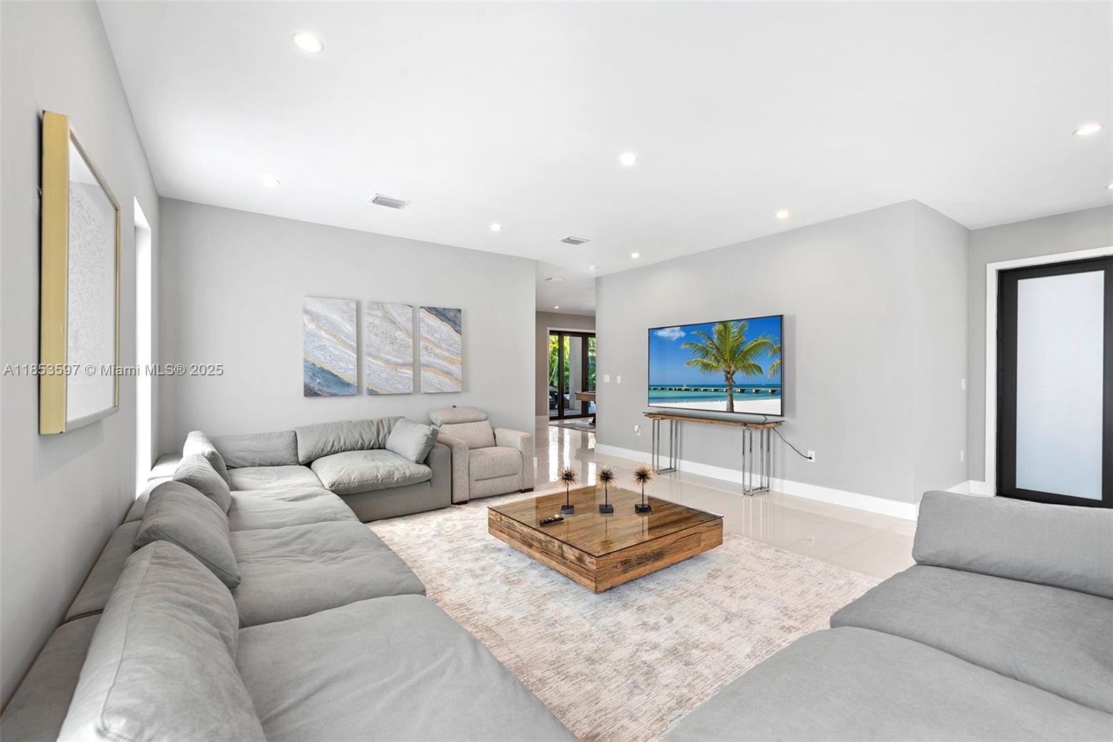 ESTONIA SUB - Residential Lease