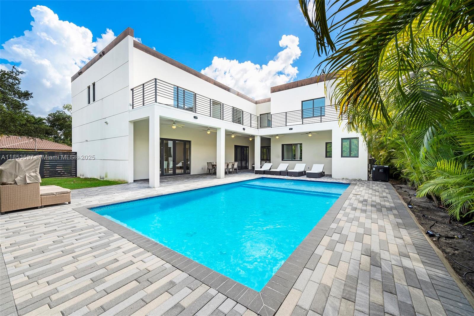 ESTONIA SUB - Residential Lease