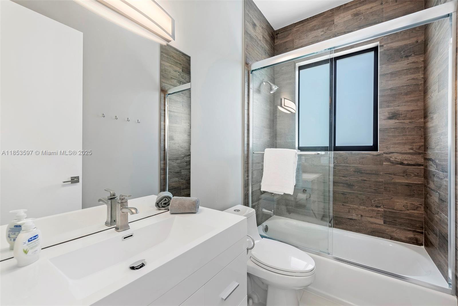 ESTONIA SUB - Residential Lease